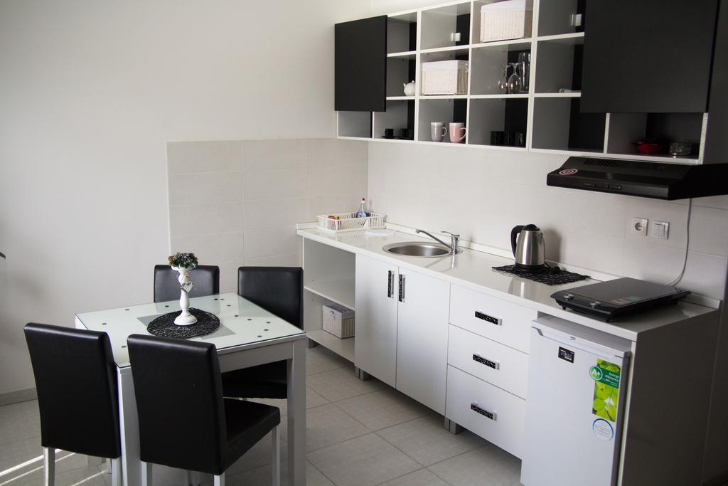 Airport Apartments Beograd Bagian luar foto