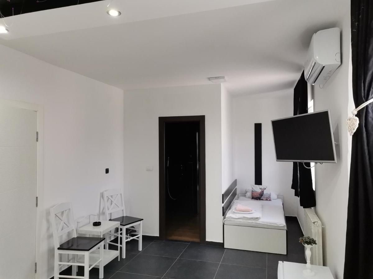 Airport Apartments Beograd Bagian luar foto